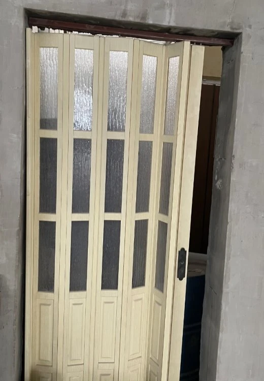 Transparente Glas PVC Falttür